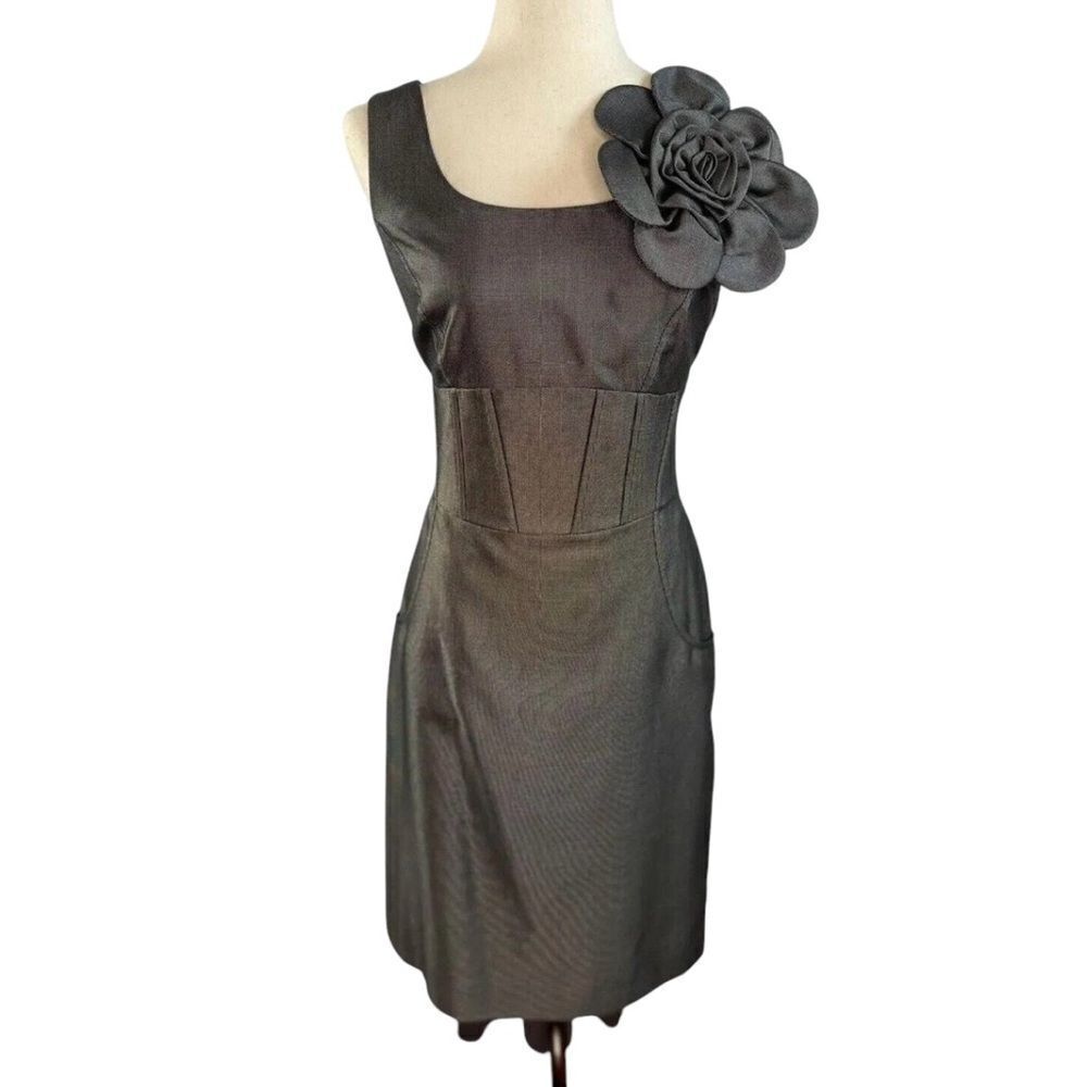 NWT Nue by Shani sleeves midi dress with flower appliqué and pockets size 10